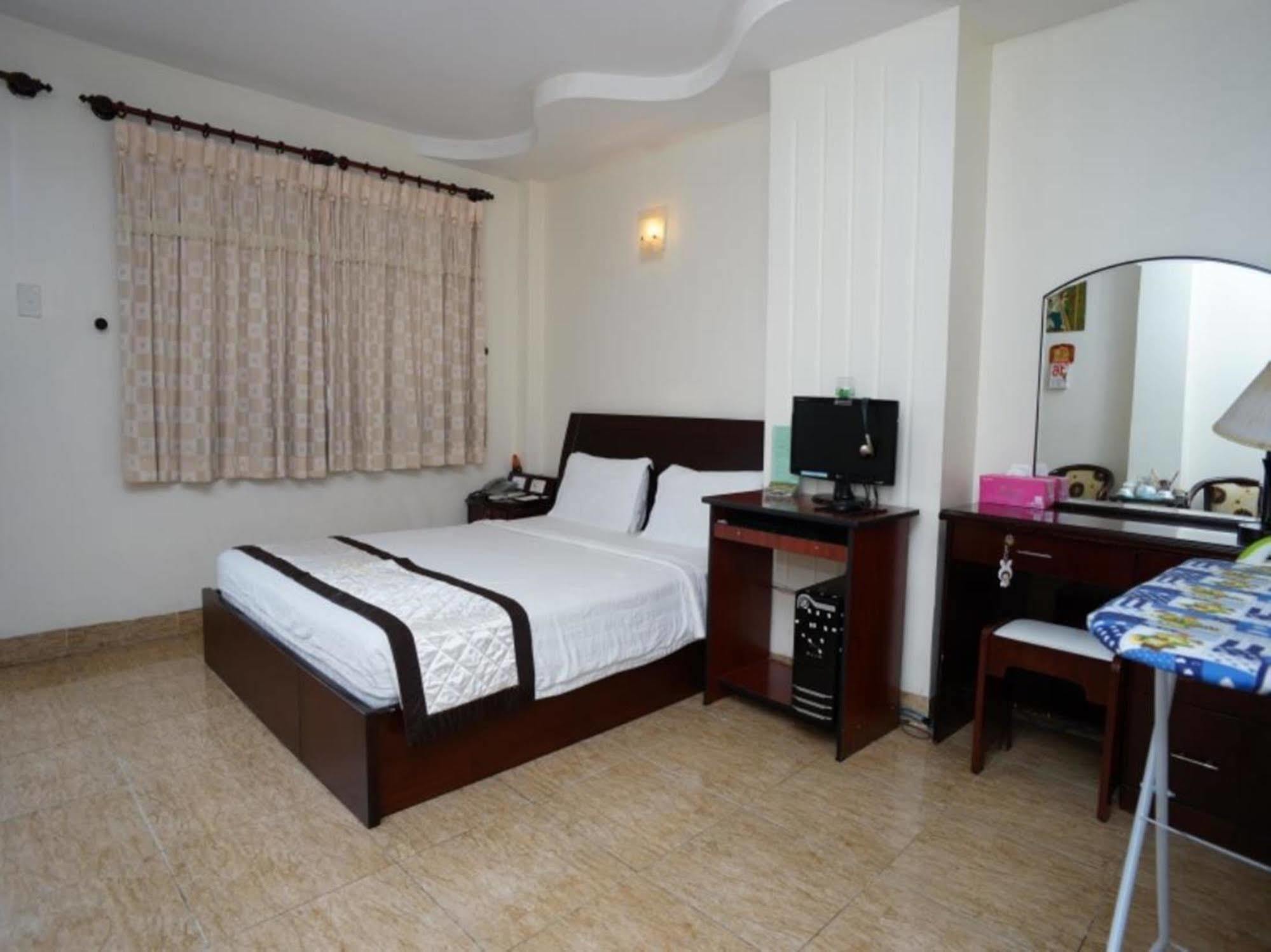 A25 Hotel - 22 Nguyen Cu Trinh Хошимин Екстериор снимка